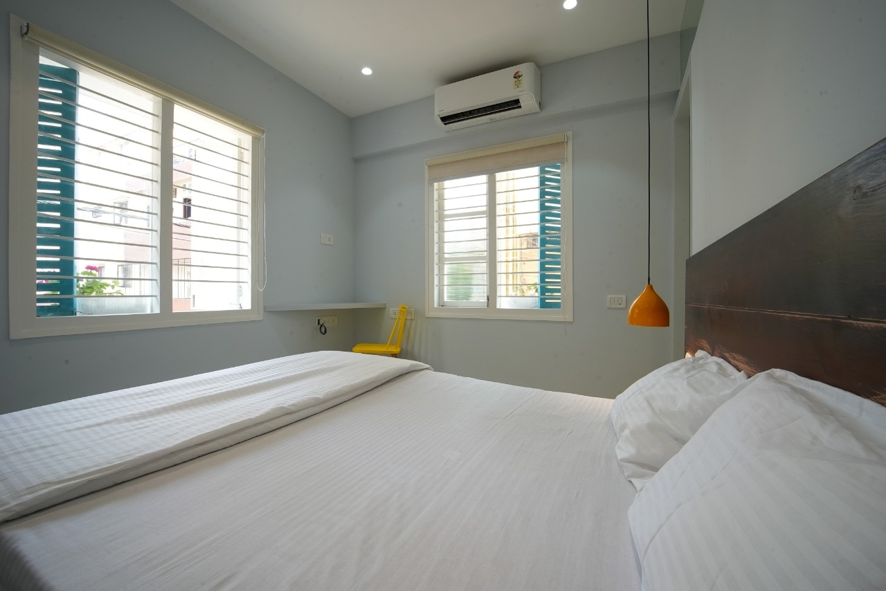 Studio 421 Serviced Apartment | Rooms & Wi-Fi - Tap to explore photos