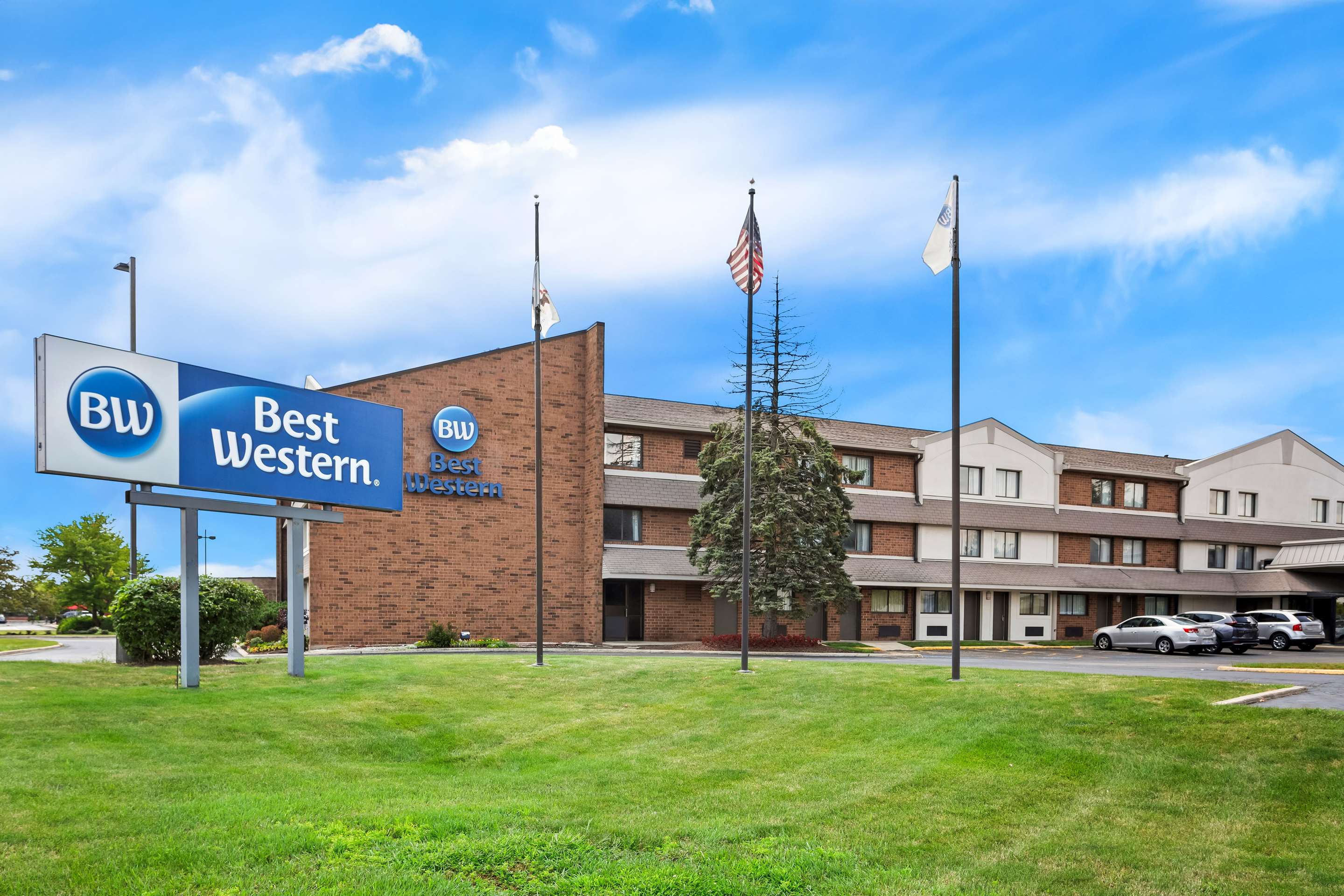 Best Western Naperville Inn - Tap to explore photos