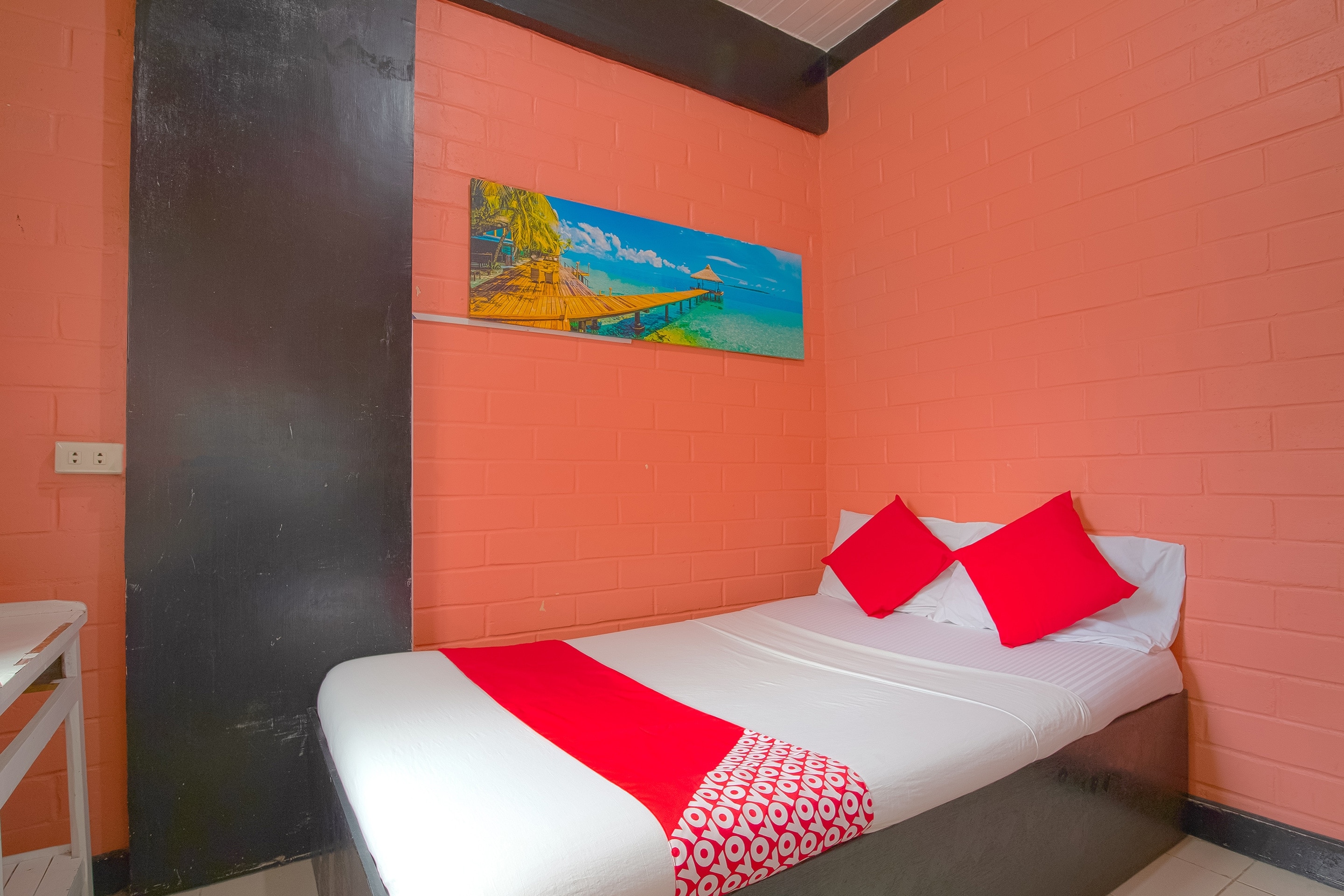 OYO 749 La Maria Pension And Tourist Inn Hotel - Tap to explore photos
