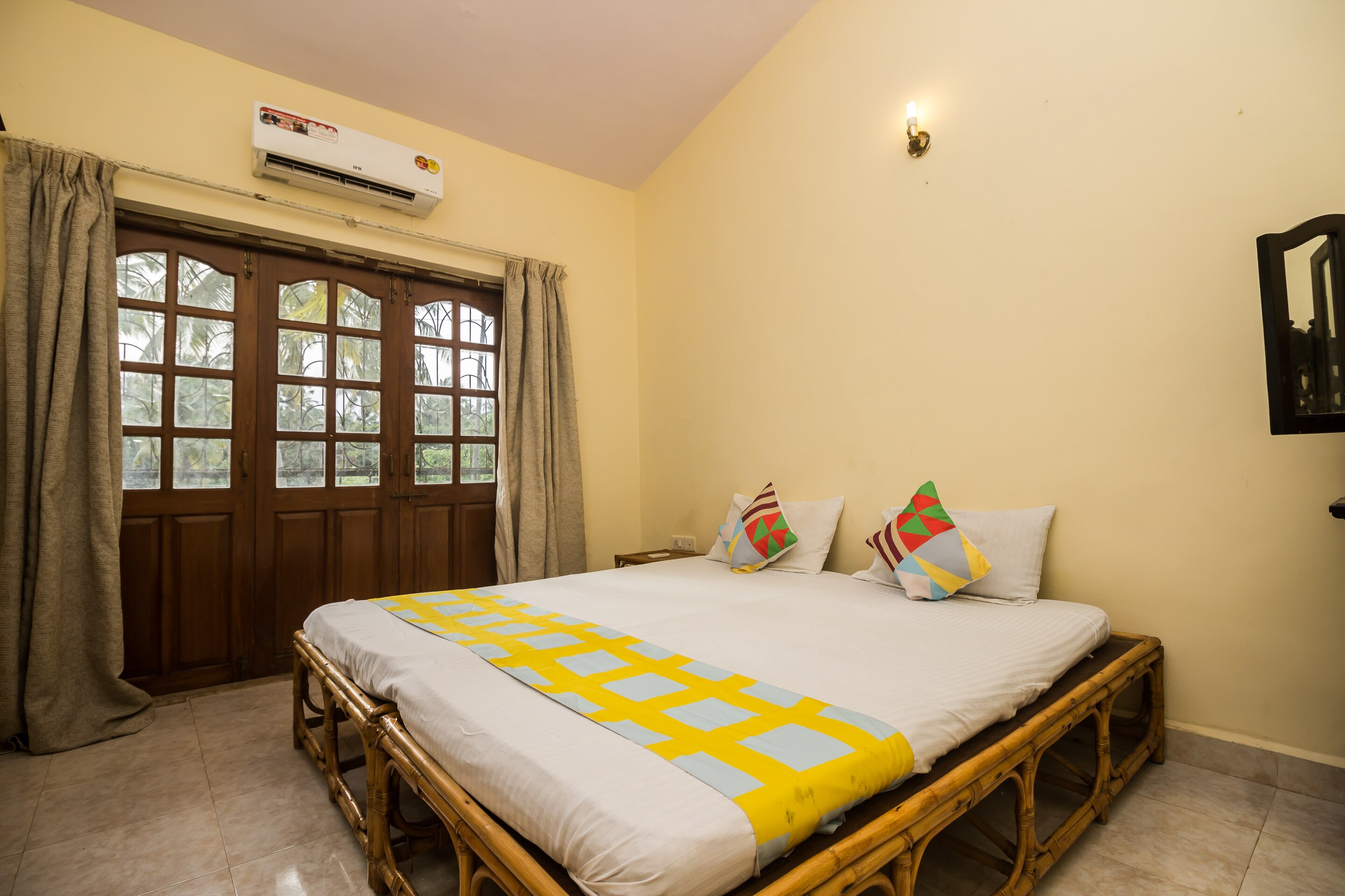 2bhk family apartment near calangute beach - Tap to explore photos