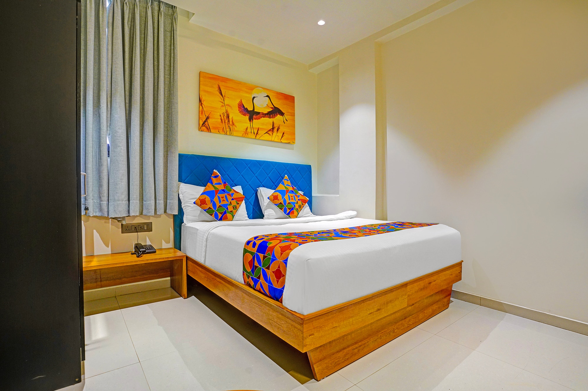 FabHotel Siddharth Inn - Nr. Siddharth Bunglows - Tap to explore photos