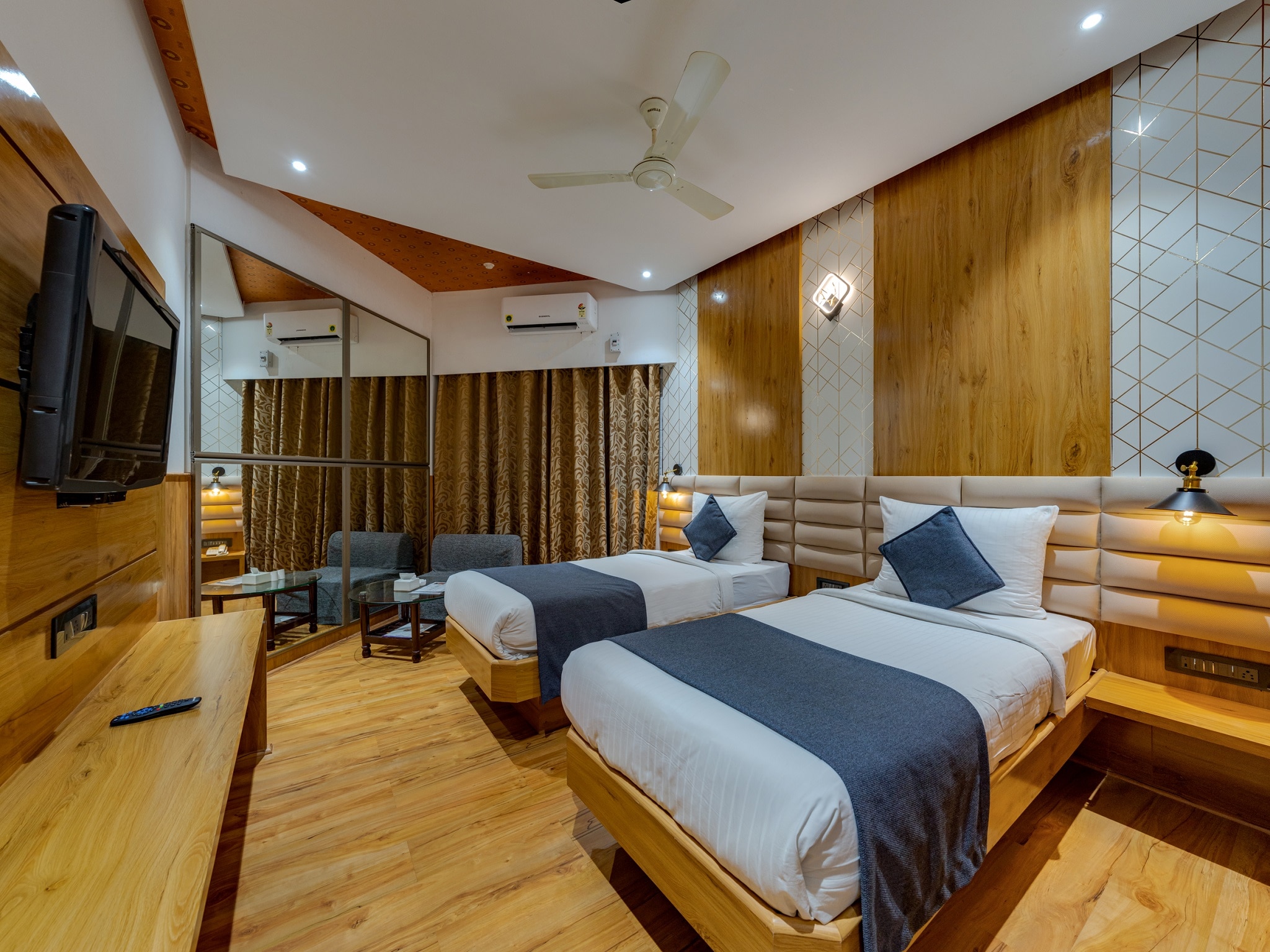 Hotel Surya Executive 2