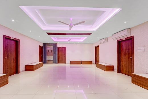 OYO 825700 Hotel La Vista