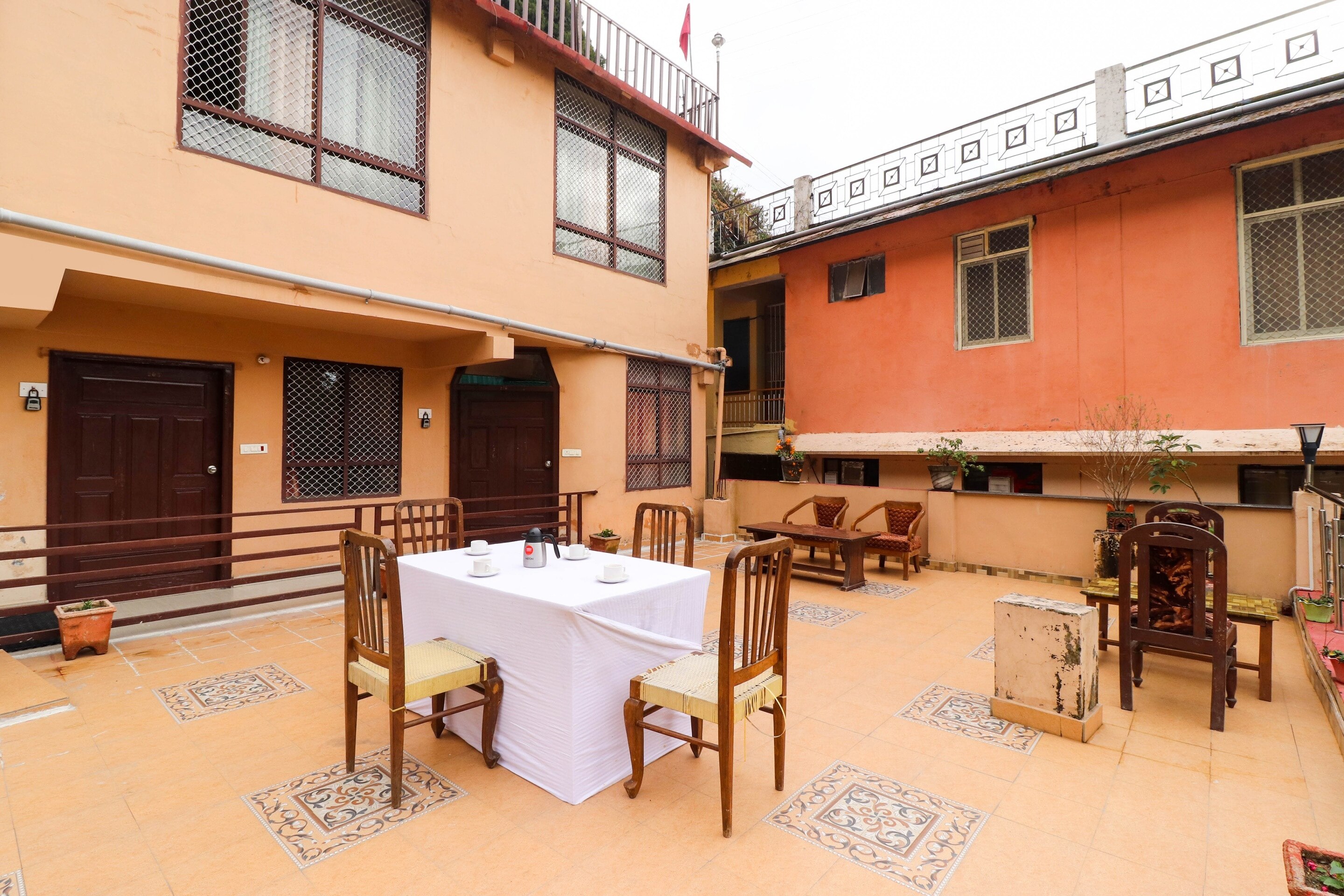 Hotel O Kavi Home Stay - Tap to explore photos