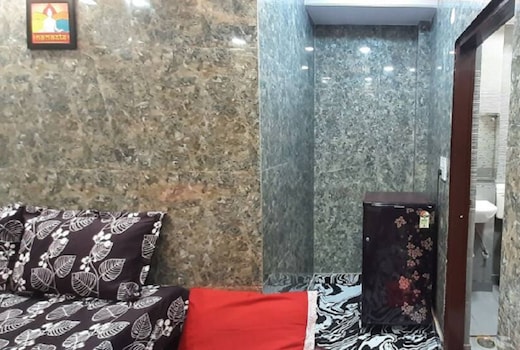 Couples Favourite Luxury Flat in Posh Lajpat Nagar