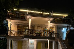Mandala House and cafe with Mud House Retreat, Kasol