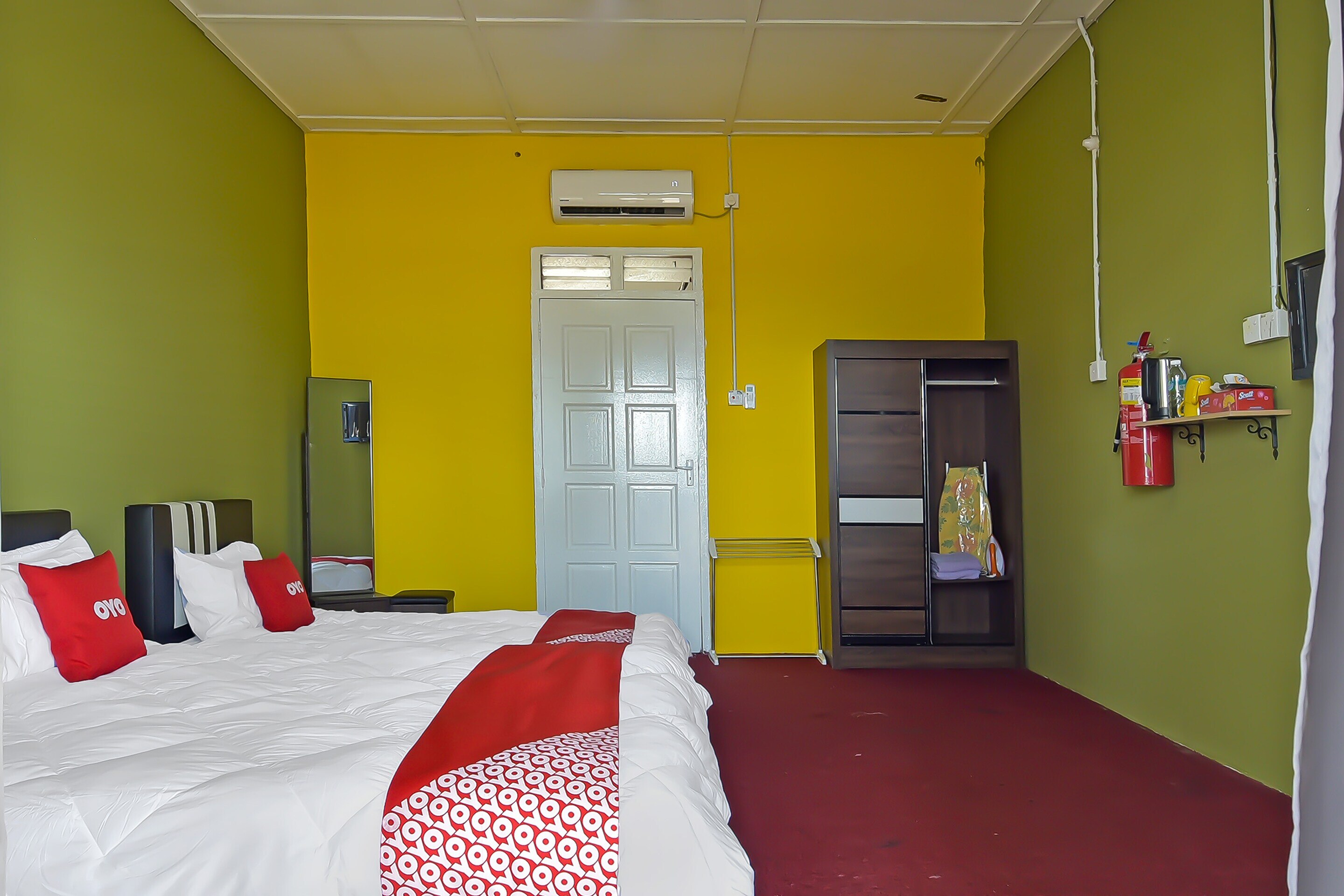 OYO 90744 Bari Indah Beach Resort - Tap to explore photos