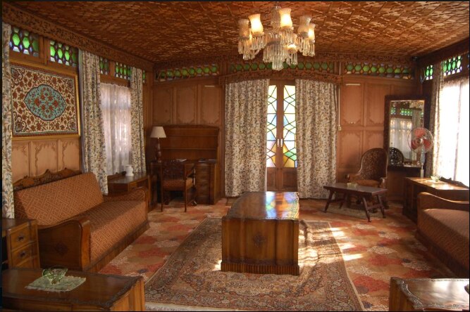 Houseboat Safaya - Tap to explore photos