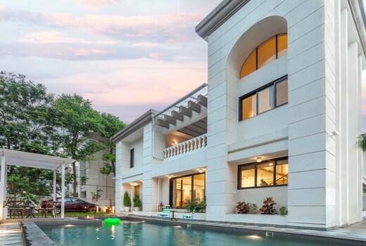 Karla villa  5bhk Private pool