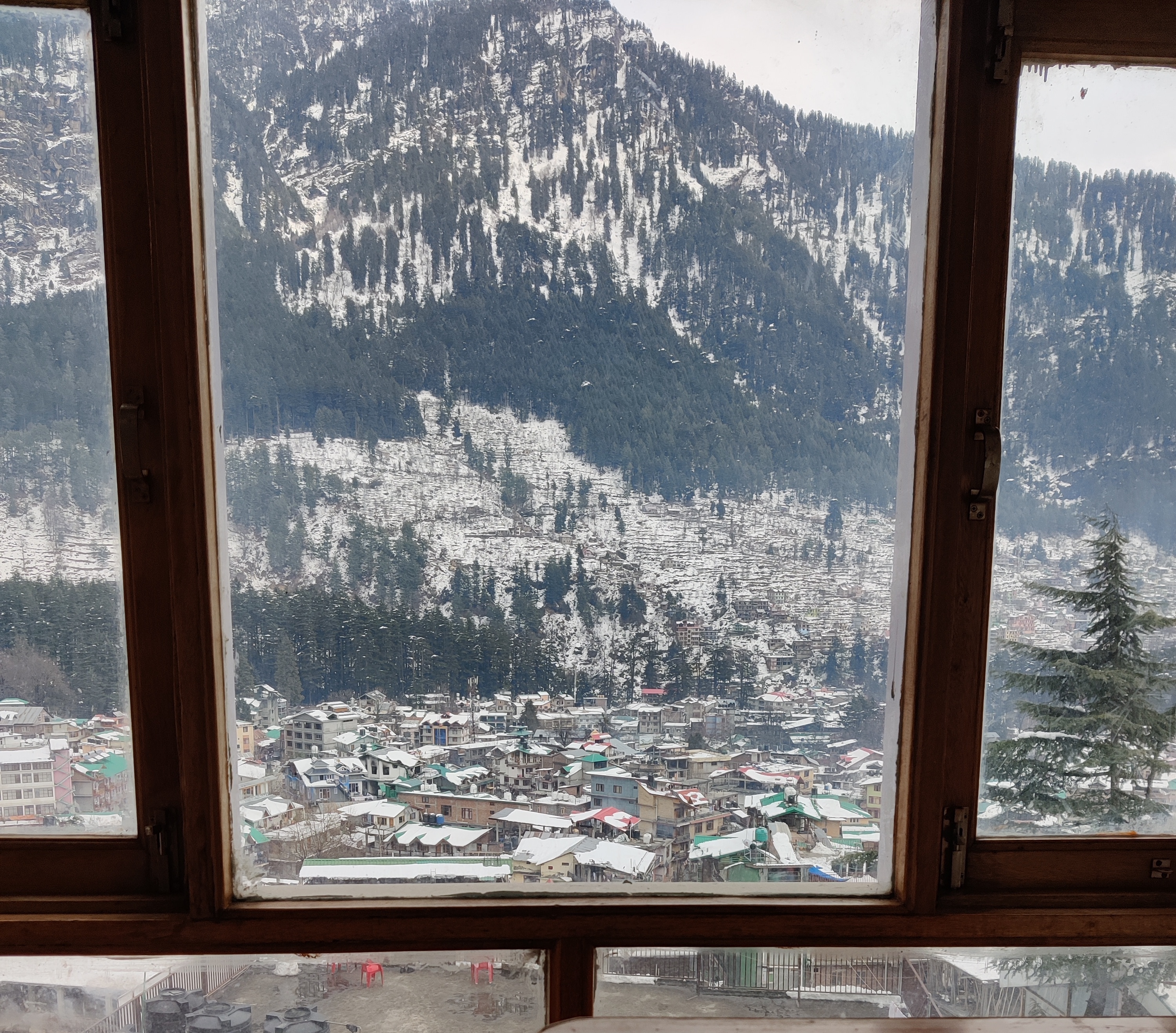 Hotel Alpine Near Mall Road Manali - Tap to explore photos