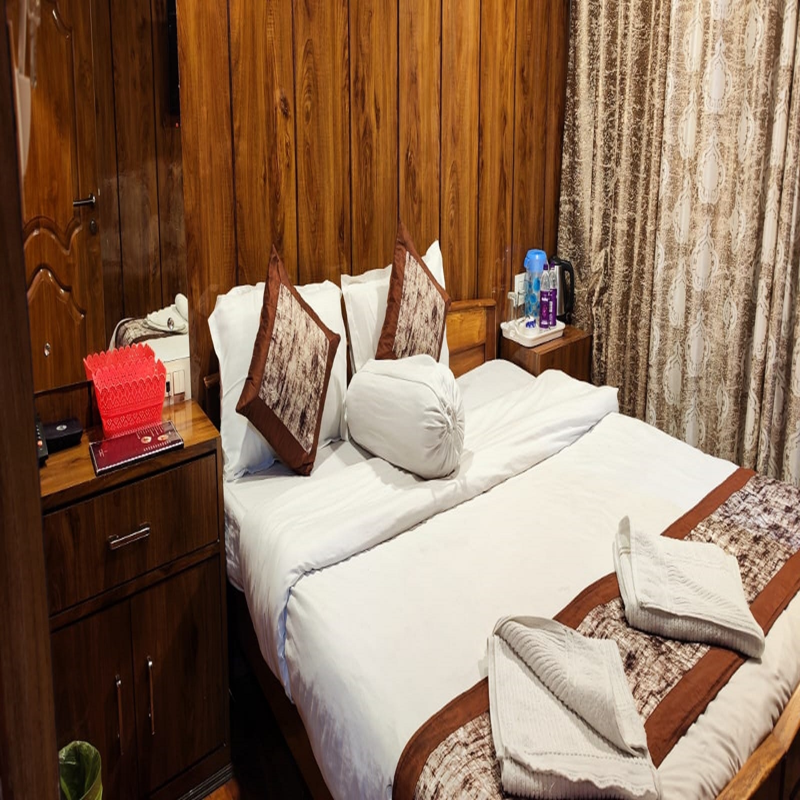 Hotel CHARLIE Darjeeling - Tap to explore photos
