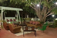 Ambi Farms: Pool Villa & Garden Retreat in Bhopal, Bhopal