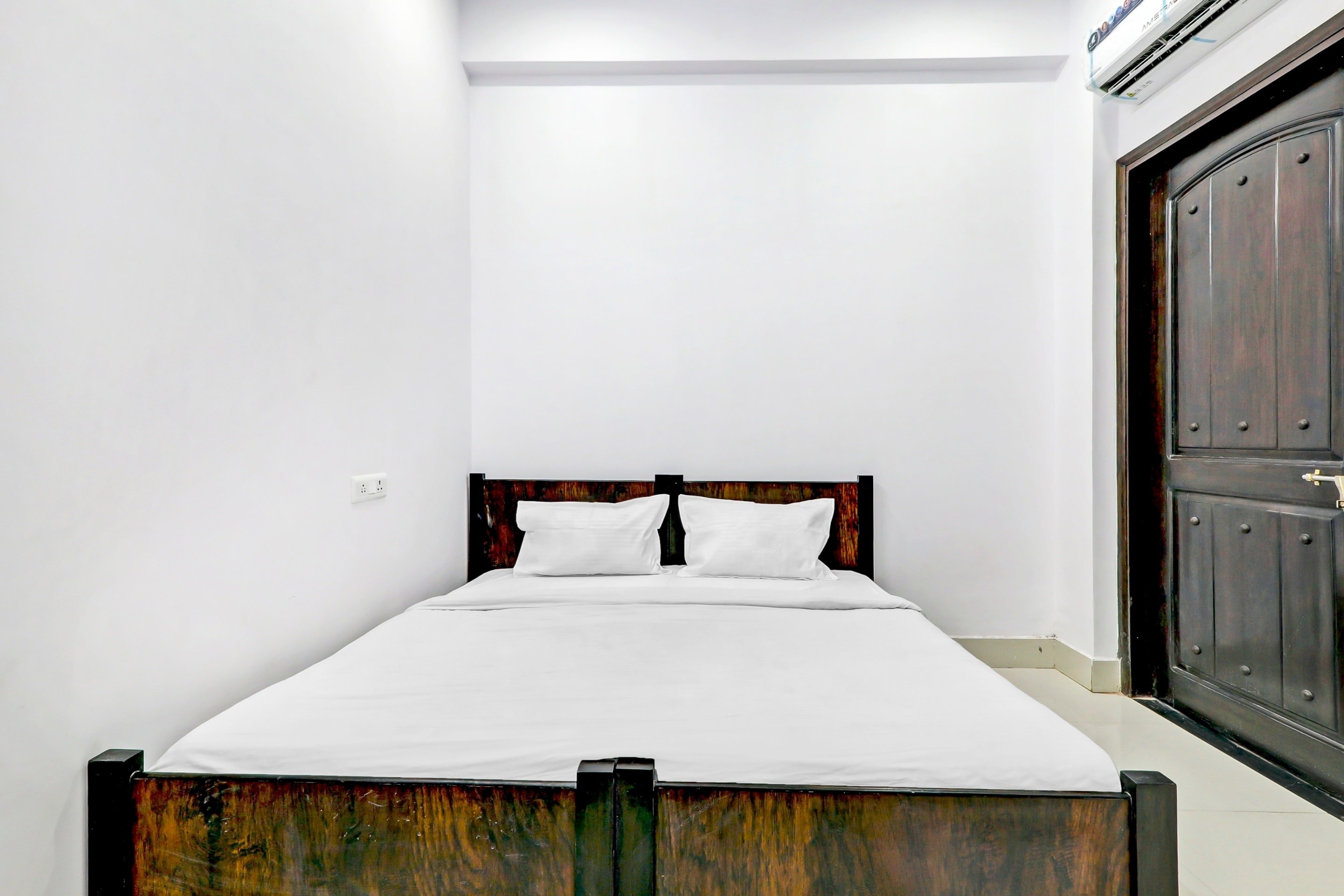 Hotel O The Lemongrass - Tap to explore photos