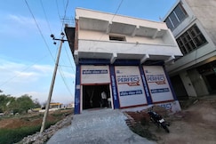 SPOT ON The Red Heart Inn, Mainpuri