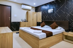 THE NIRALOY HOTEL, Tezpur