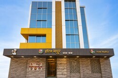 Hotel Madhur, Jalgaon