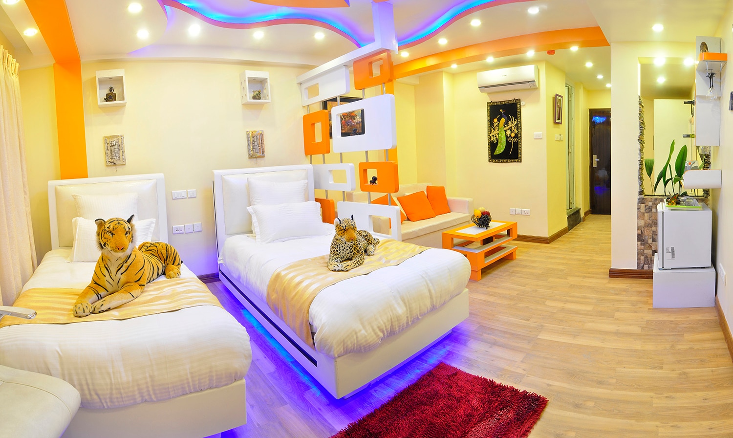 Royal Penguin Boutique Hotel & Spa  - Tap to explore photos