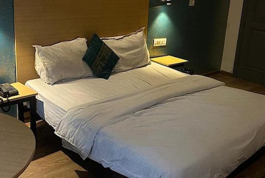 FabHotel Royal Spark Inn