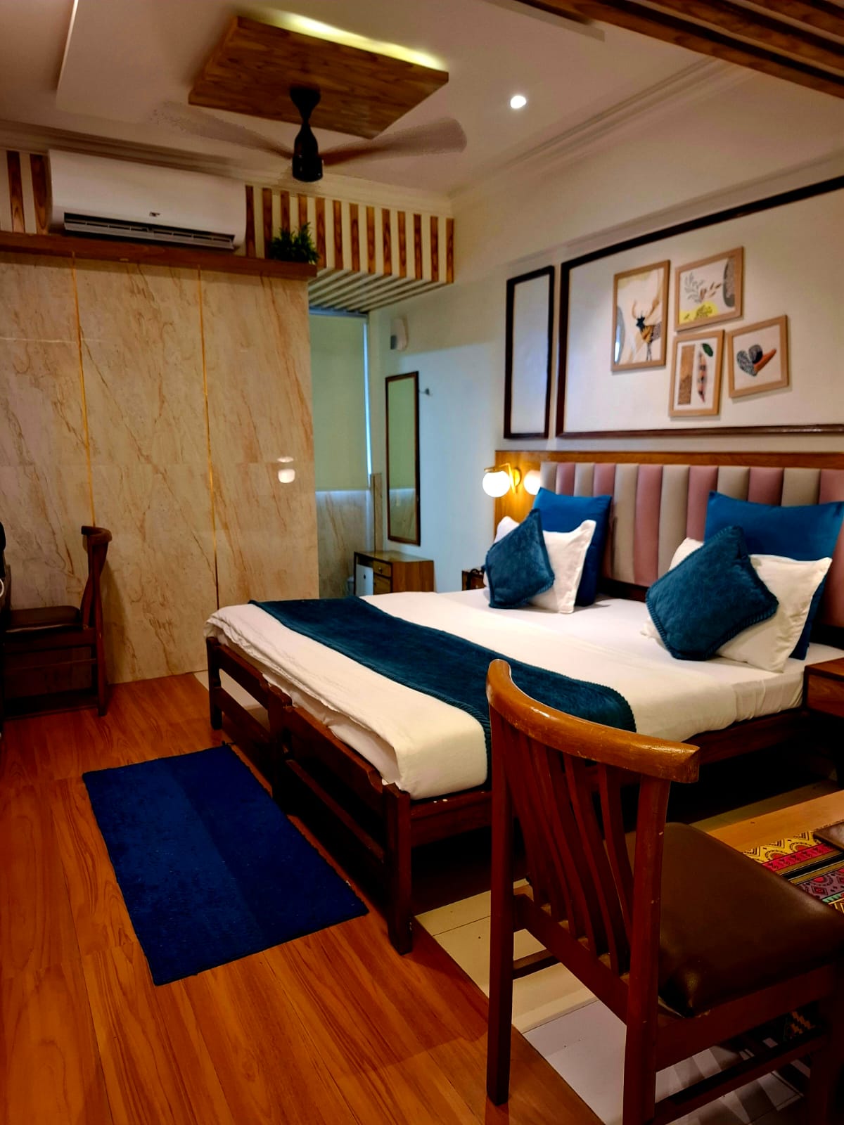 Hotel Krishna . - Tap to explore photos