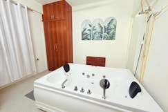 Elegant 1 bhk with private jacuzzi, Bangalore