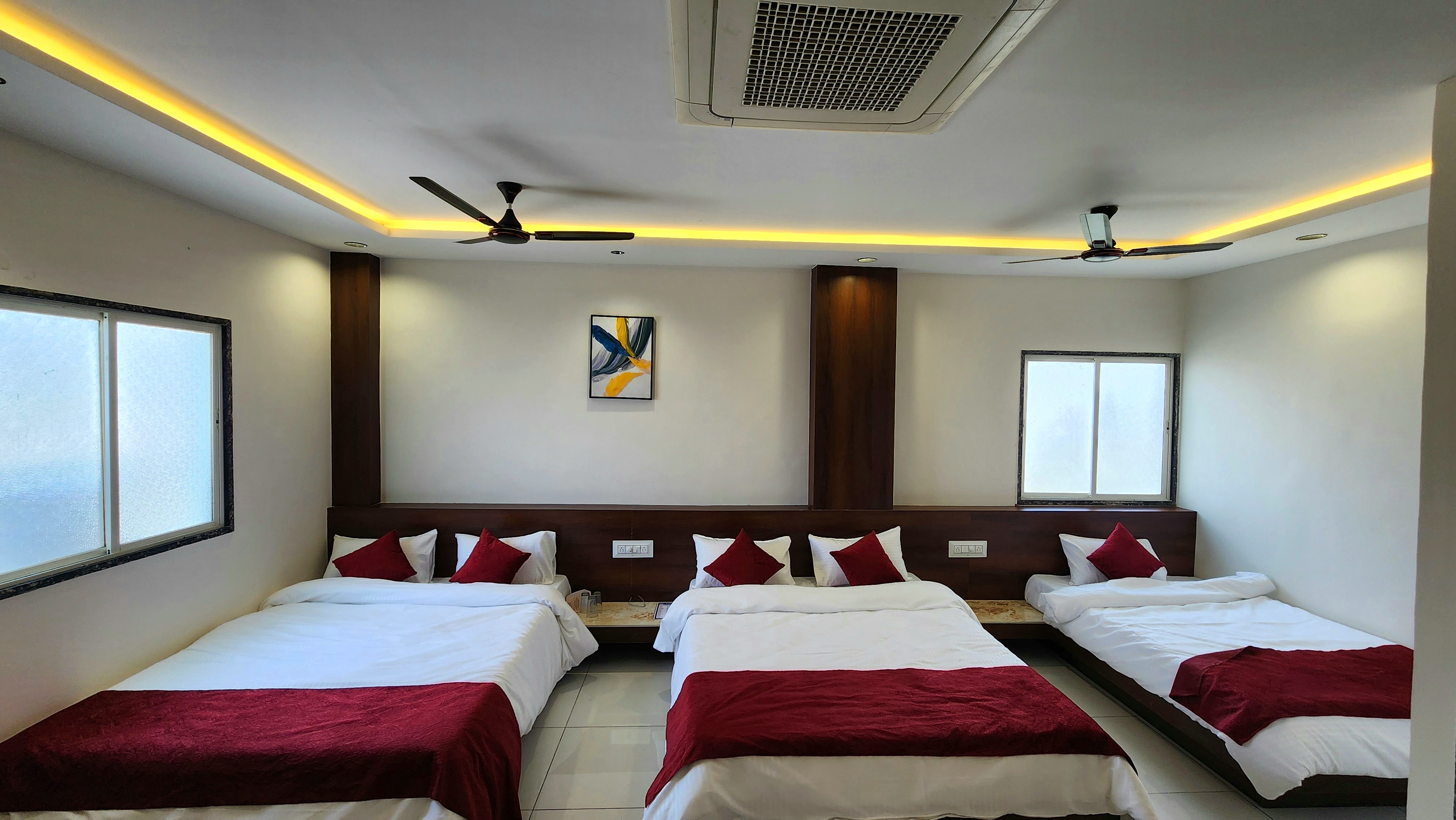 Hotel Aasra Inn - Tap to explore photos