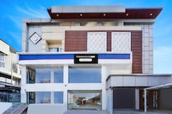 Super Townhouse Oak Silver City Chowk Formerly HW Residency
