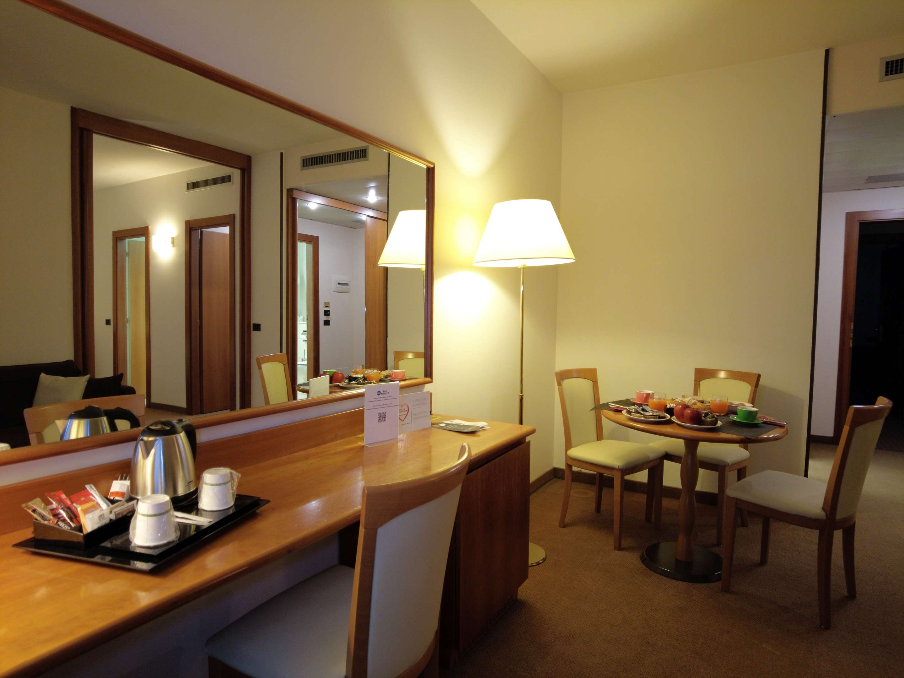 BEST WESTERN PARK HOTEL - Tap to explore photos