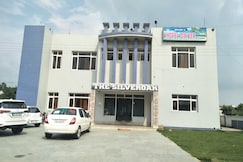 Hotel silver oak, Gurdaspur