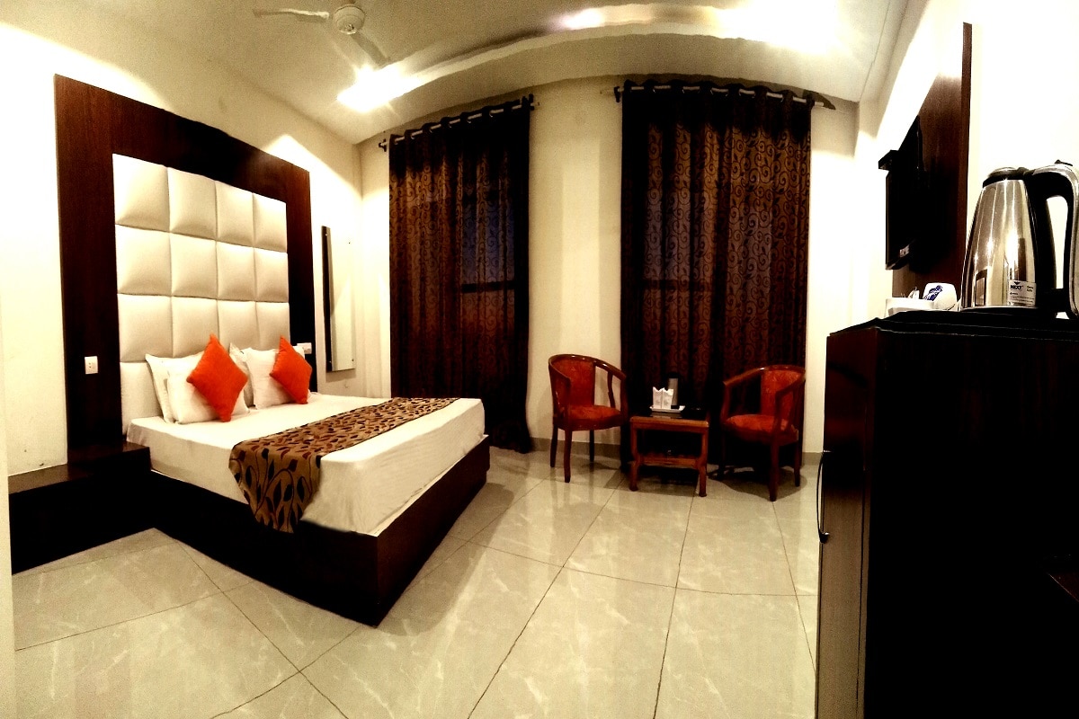 Hotel Vatika the Riverside Resort - Tap to explore photos