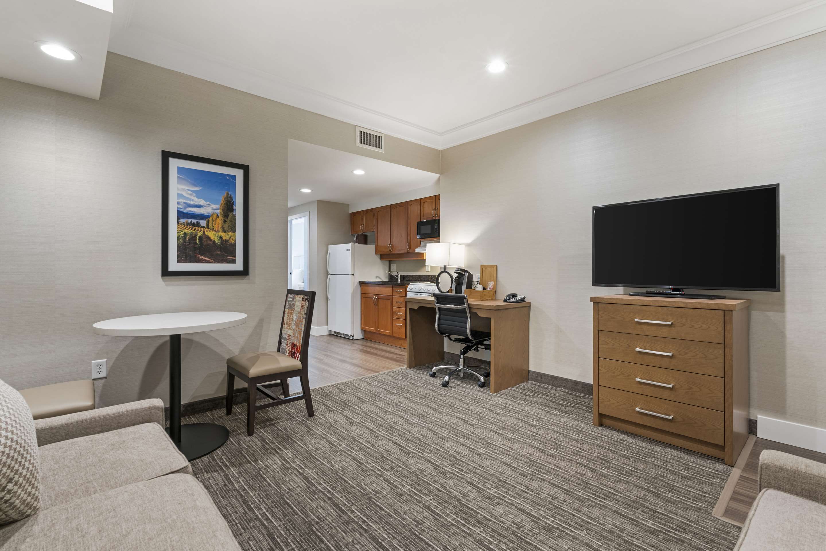 Best Western Plus Kelowna Hotel & Suites - Tap to explore photos