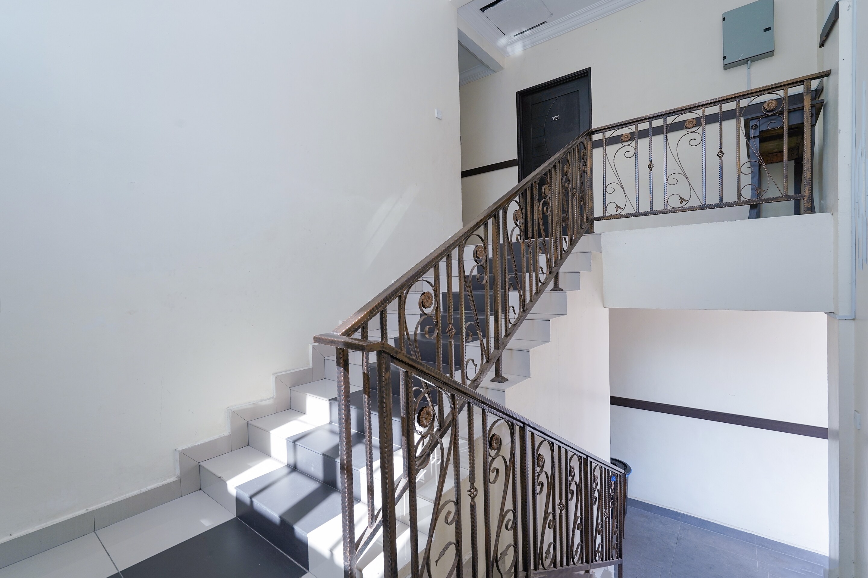 Super OYO 90009 Bangi Sri Minang Guesthouse - Tap to explore photos
