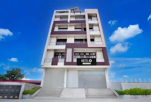 Super Hotel O NIIT University Neemrana