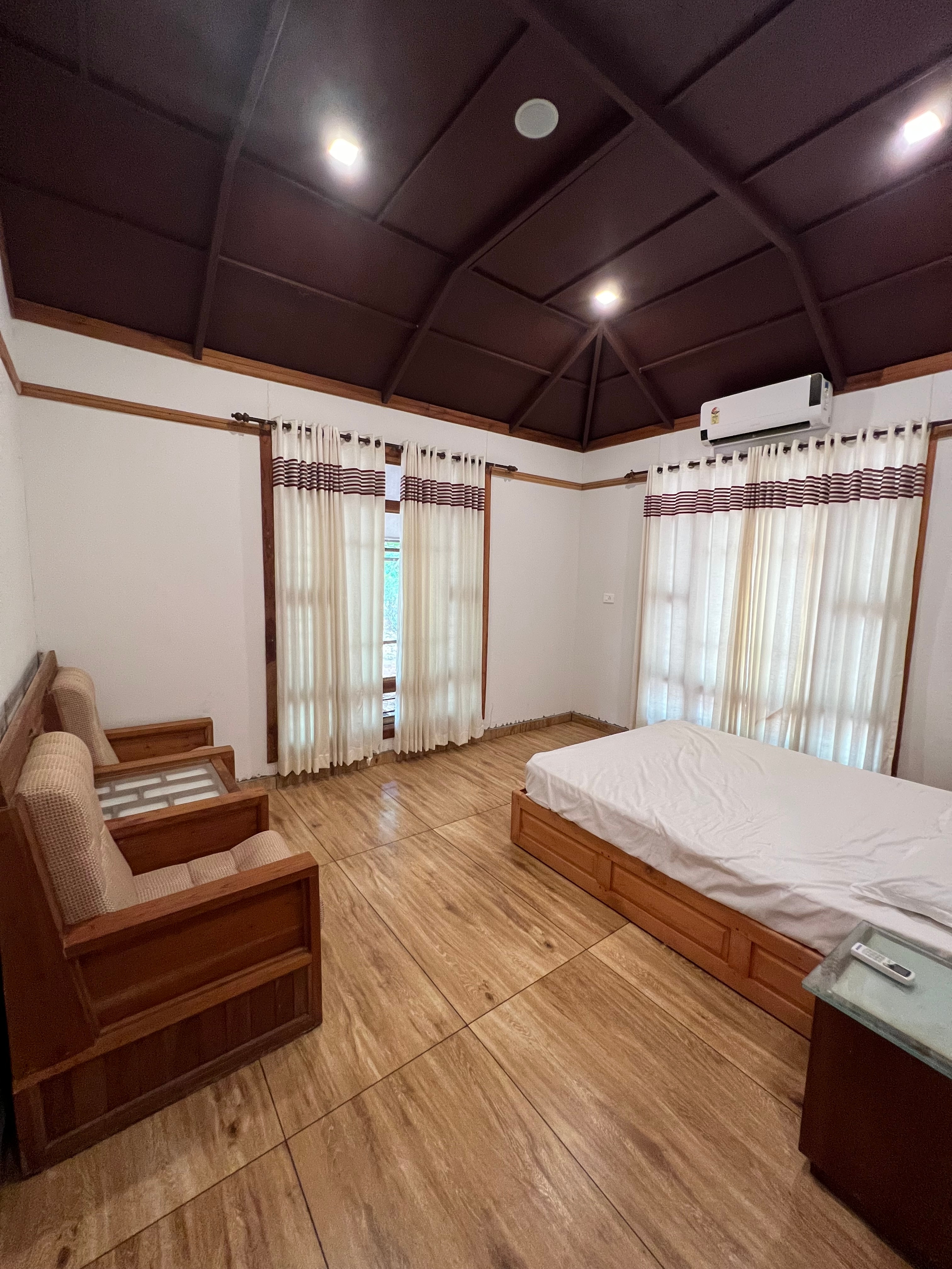 Riverview Resort Kanjar - Tap to explore photos
