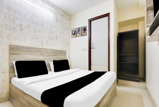 Hotel O Royal Green