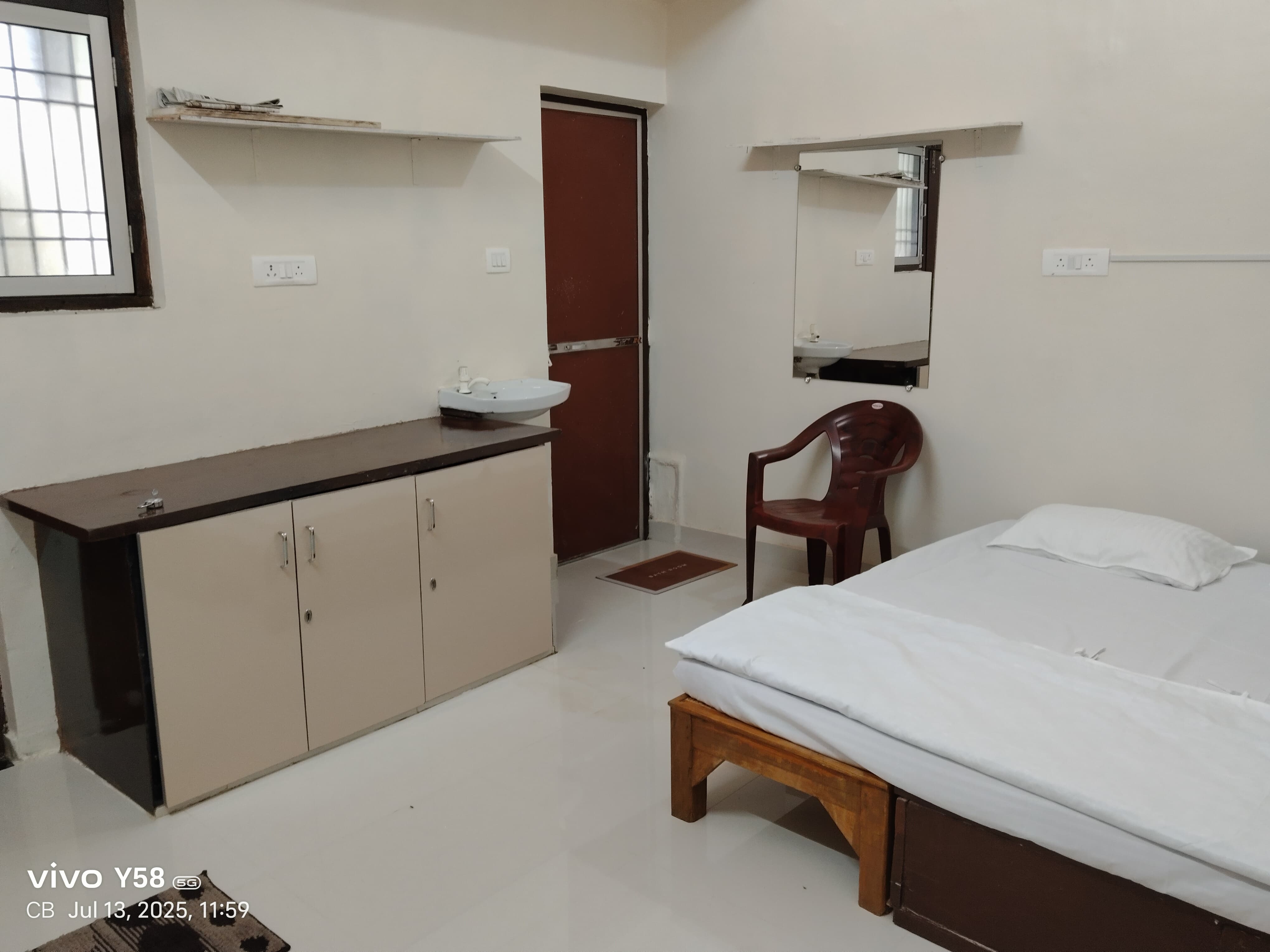5 star AC dormitory - Tap to explore photos