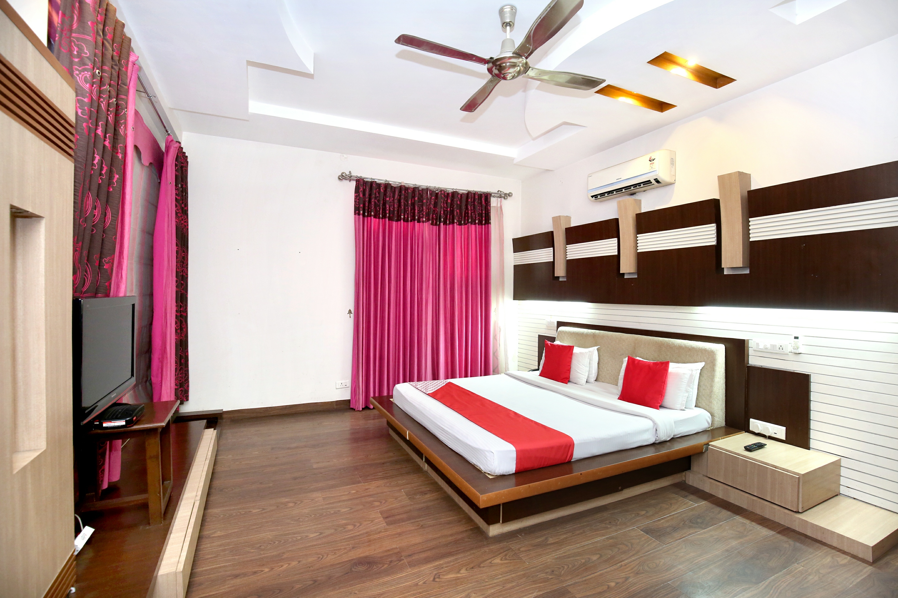 ANA Clarks INN Panchkula Panchkula INR 1280 OFF   4  0  0  0   Deal