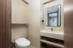 Holiday Inn Express SHANGHAI CHANGYANG ROAD by IHG, Jiaxing