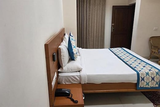 FabHotel Pooja Residency