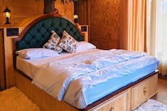 The Himalayan Heaven Tree House with Jacuzzi (Cold Water Only), Kullu