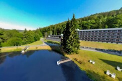 Sunday Schwarzbachtal Hideaway Resort, Karlovy Vary