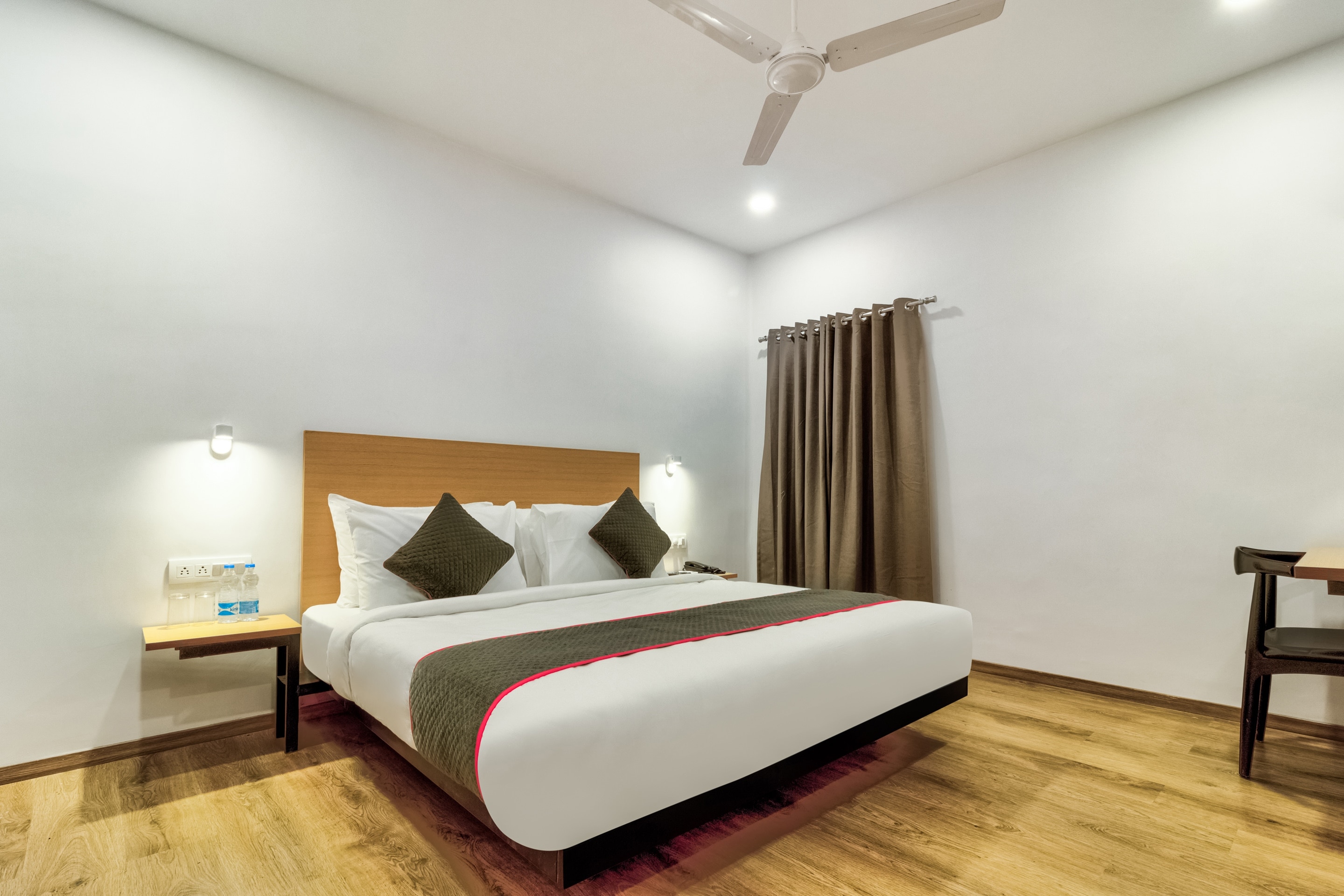 Super Hotel O Akash Ganga Park Circus - Tap to explore photos