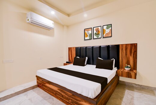 Hotel O Shree Krishna Palace