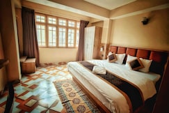 HOTEL NAZOM RETREAT, Lava