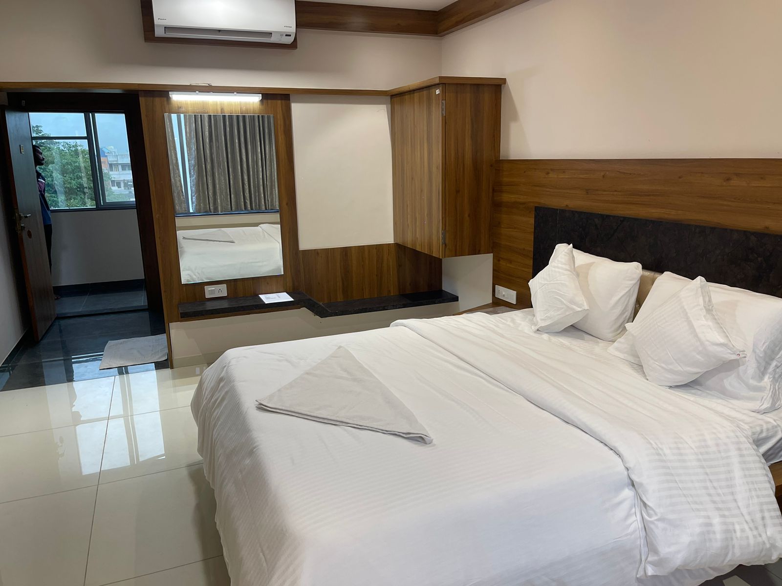 HOTEL CHIRANJEEVI 4