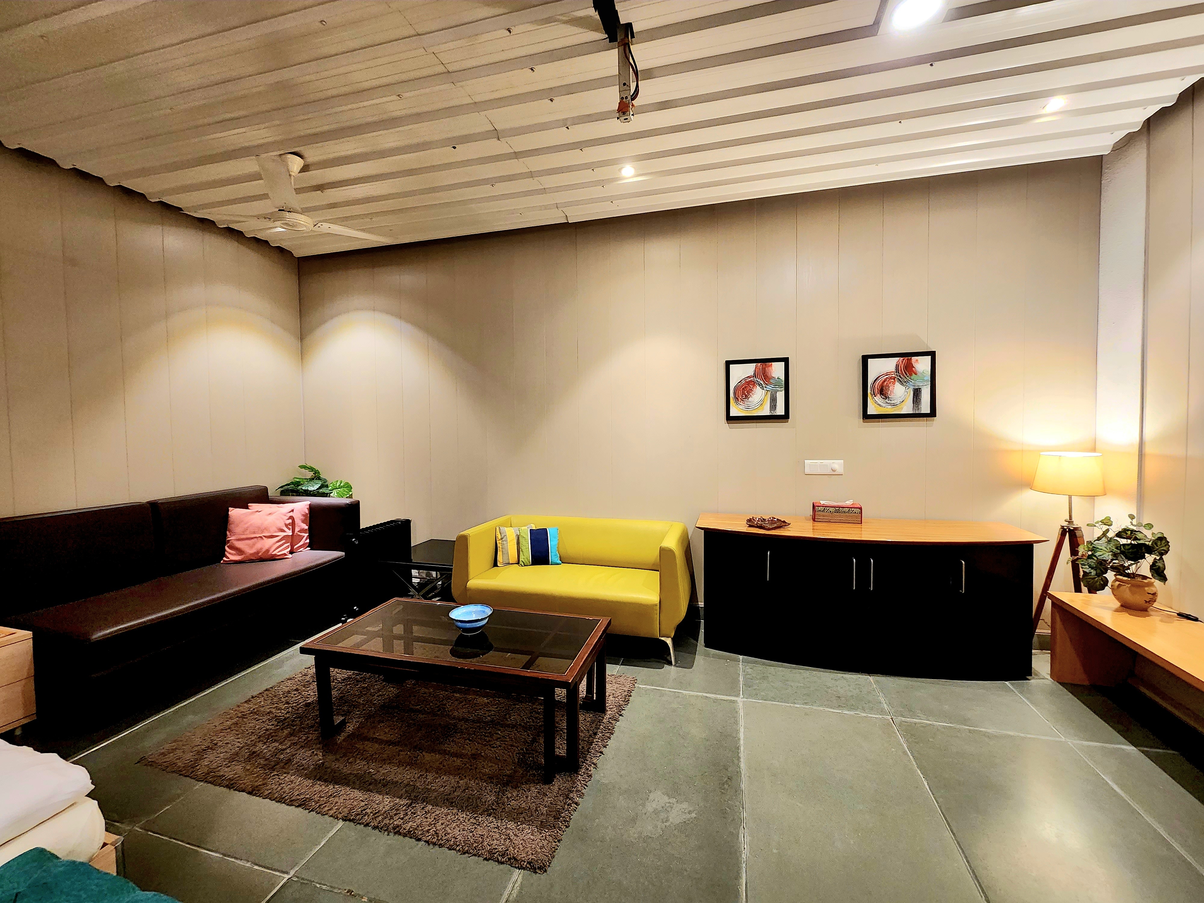 5-Star Independent Studio in South Delhi N-Block GK-1 - Tap to explore photos
