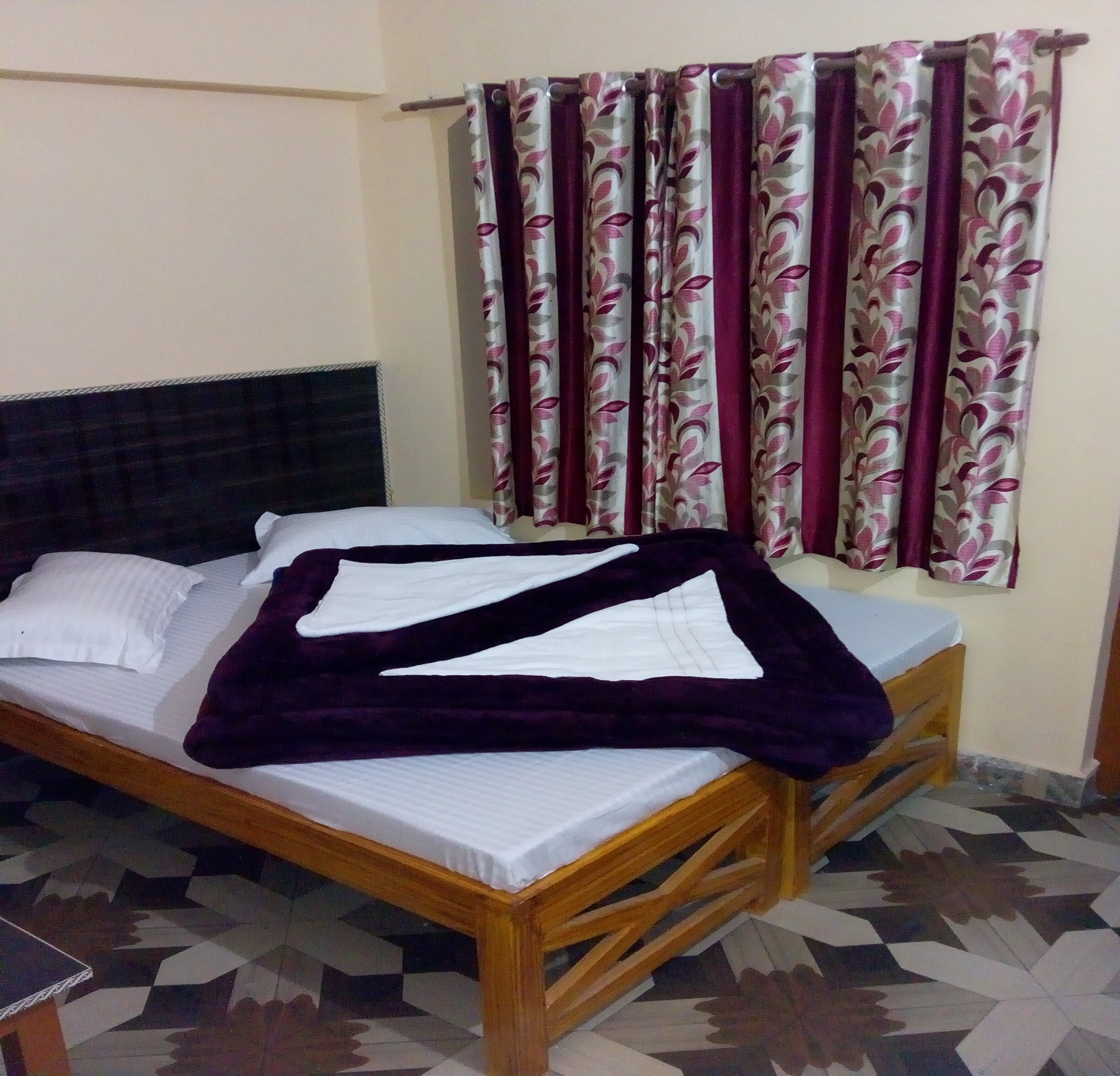 Dabral Hotel - Tap to explore photos