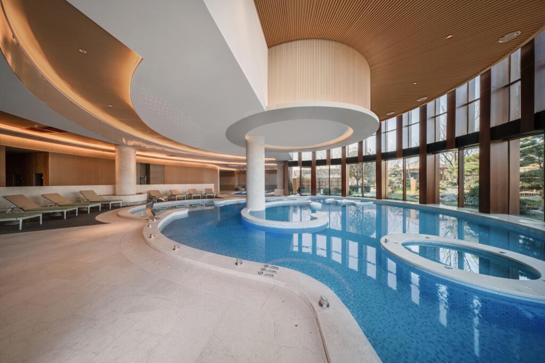 Ocean Spring Resort Chengdu, MGallery by Sofitel - Tap to explore photos
