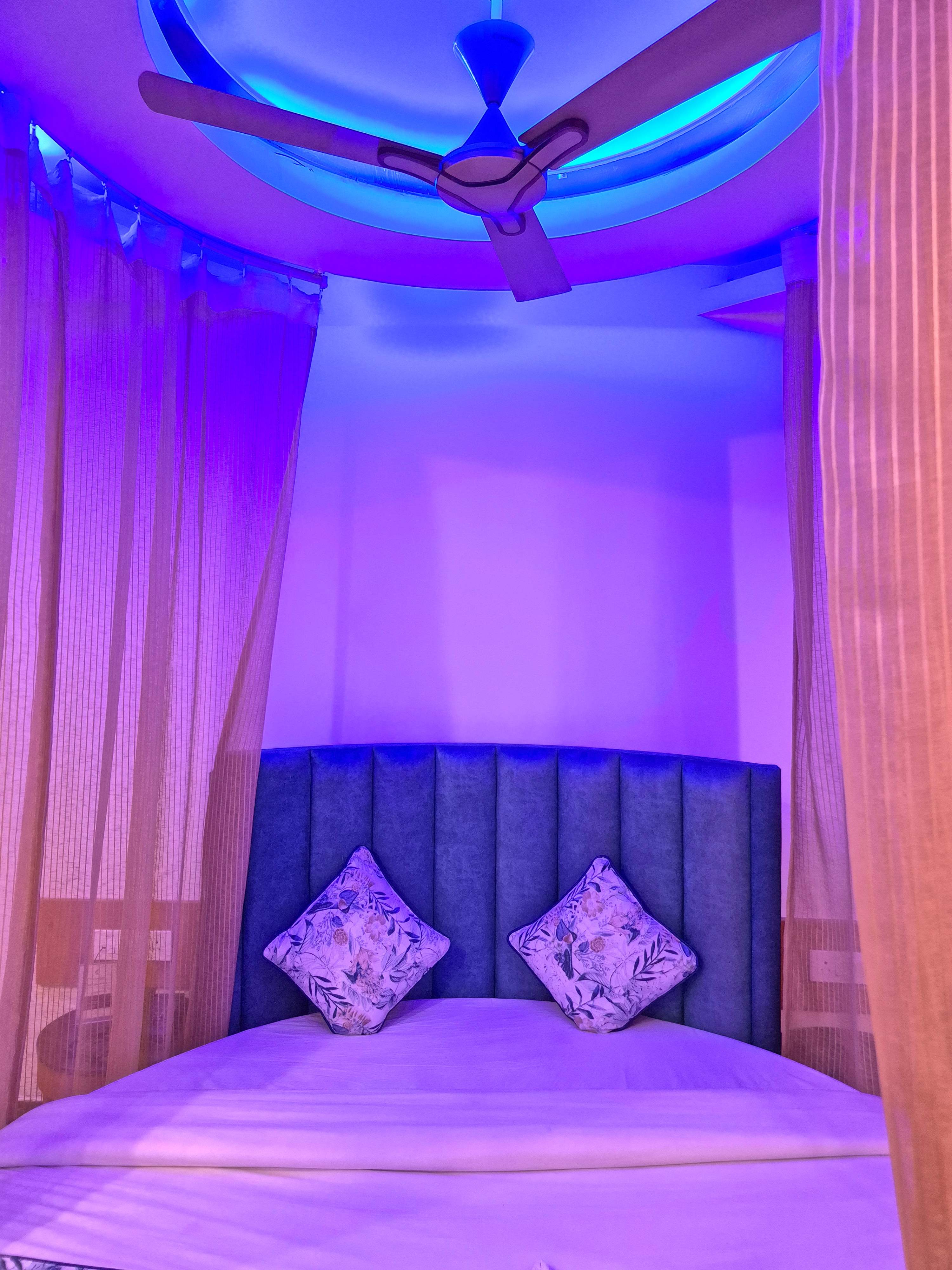 Hotel Skylark by Gabrian Hotels - Tap to explore photos