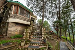 Scenic 3BHK Stay in Solan | Cloud House, Parwanoo