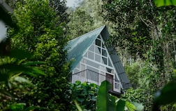 A Frame Deluxe Double Deck cabin